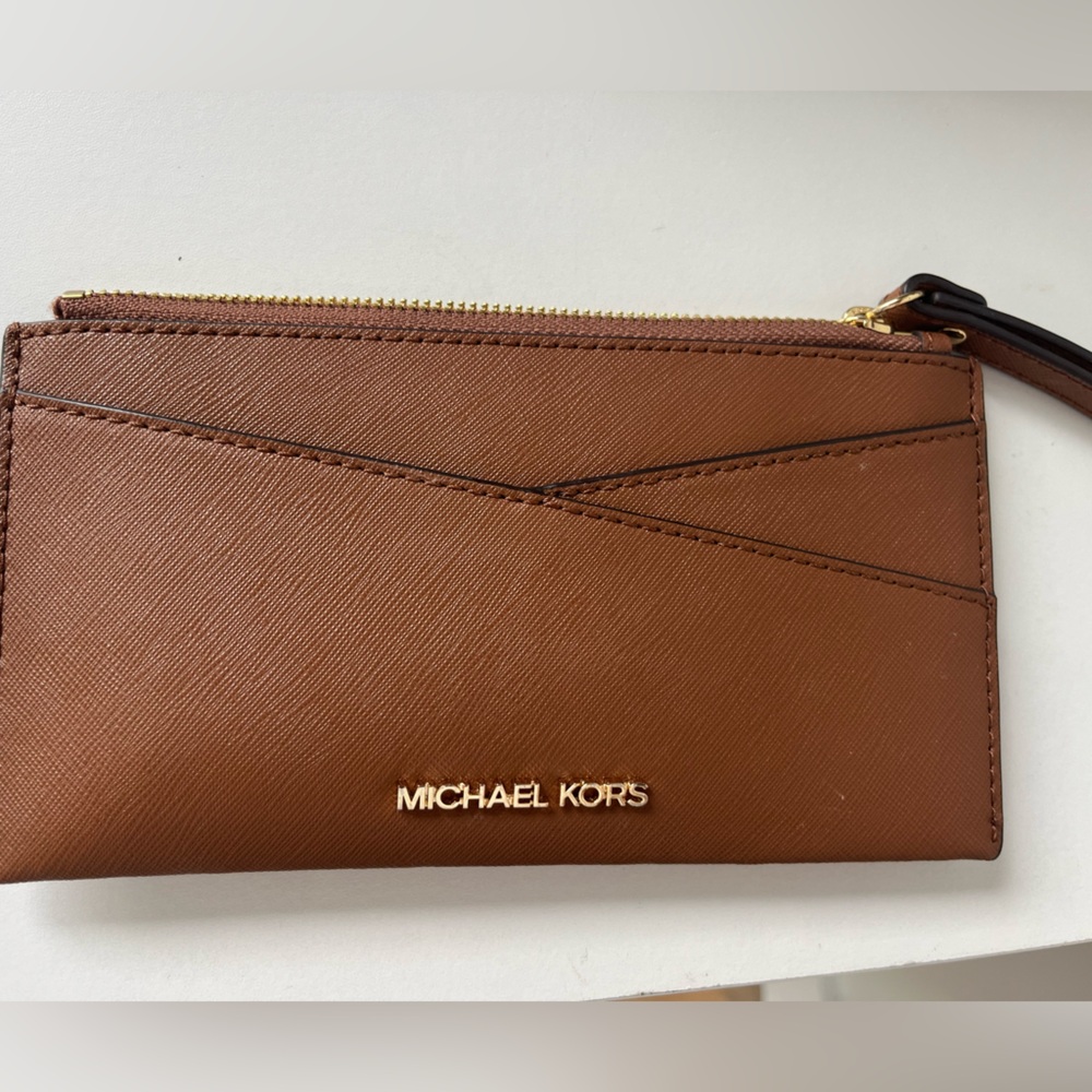 Michael Kors Womens Jet Set Medium Logo Crossover Wristlet